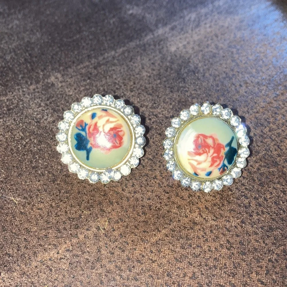 🌻 Rose and rhinestones earrings